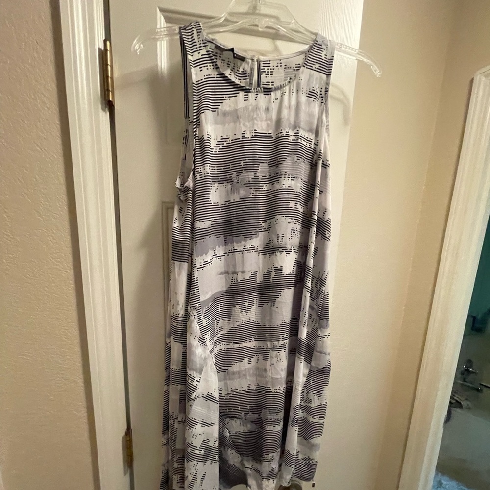 ❤️ ❤️ Alfani dress size 6. $5 when you buy over 5 items with 2 hearts